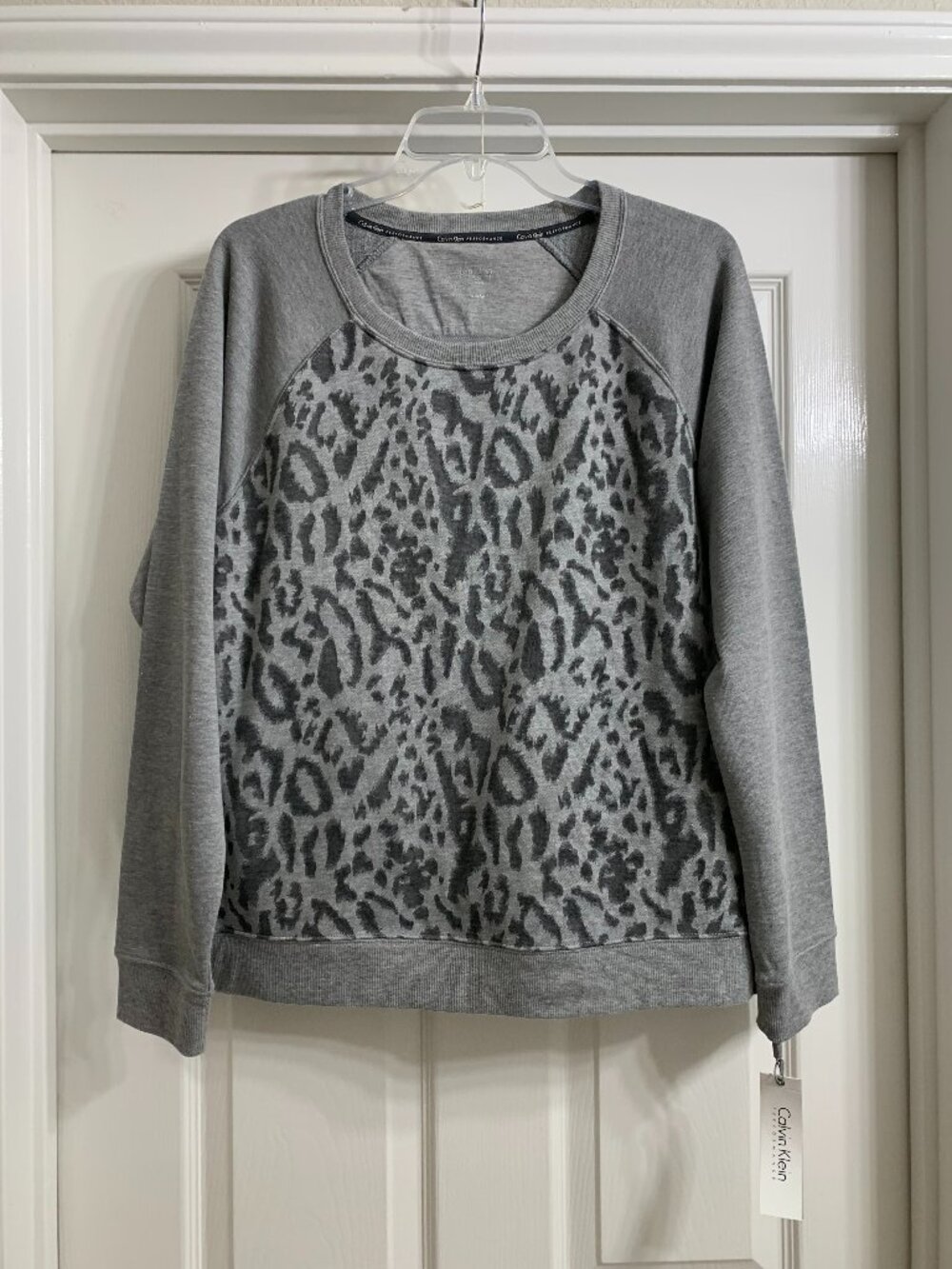 Calvin Klein Performance Women's Gray Sweatshirt, Size Medium (NWT)